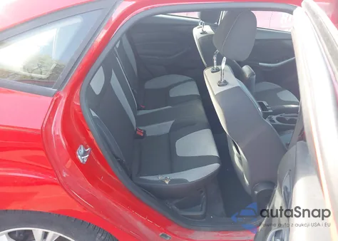 2012 Ford Focus Se z USA, uszkodzony, nr VIN 1FAHP3F21CL241308